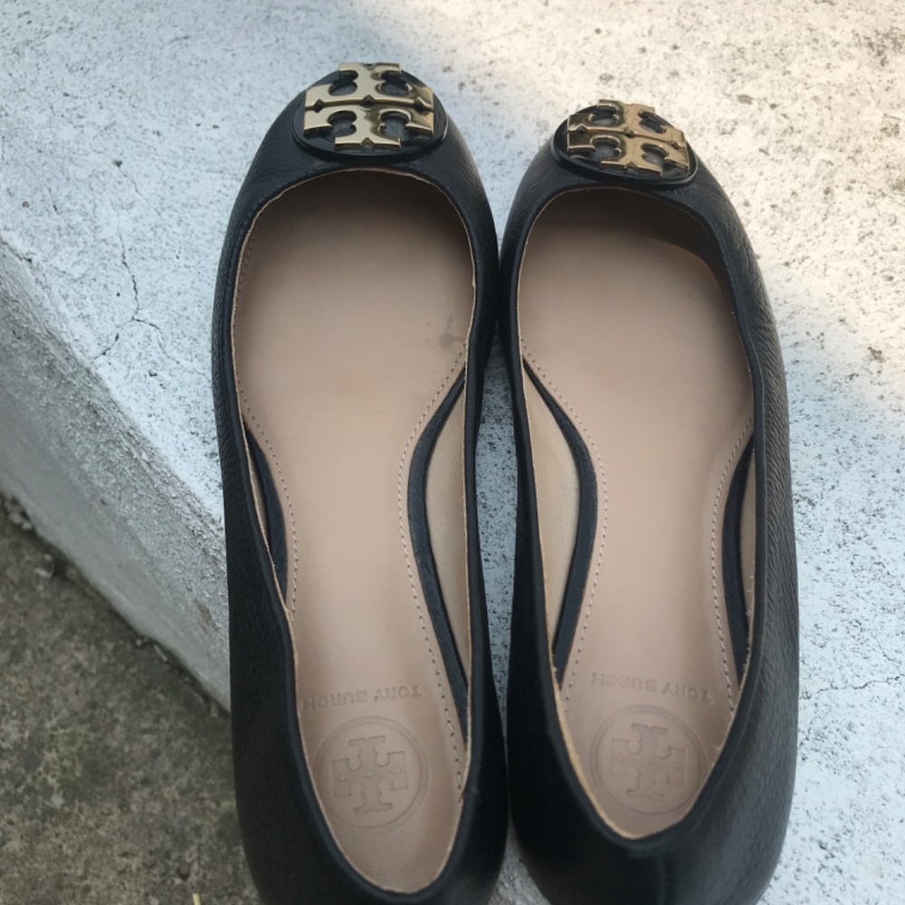 Tory Burch Black Claire Tumbled Leather Ballet Flats - Picture 5 of 8